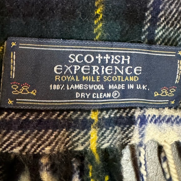SCOTTISH EXPERIENCE LAMBSWOOL Highland Tartan Clan Plaid Scarf Fringe Blue White - Picture 9 of 12